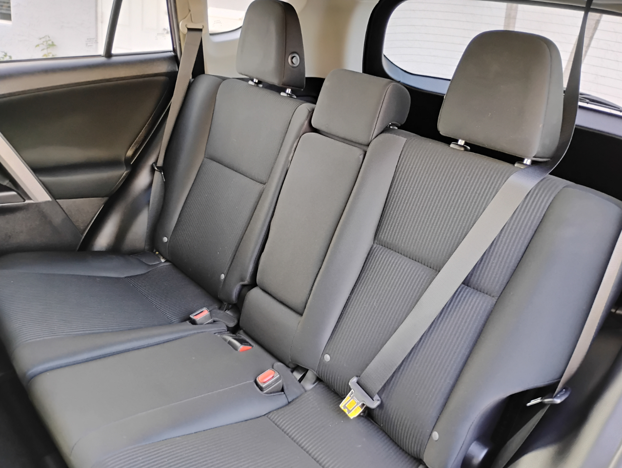 Toyota RAV4 LE FWD 2017