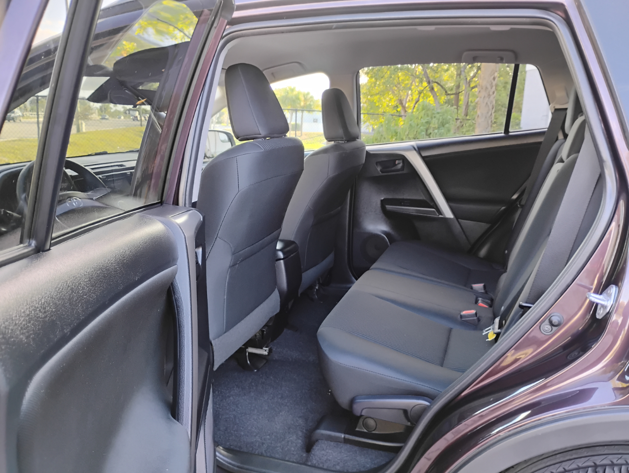 Toyota RAV4 LE FWD 2017