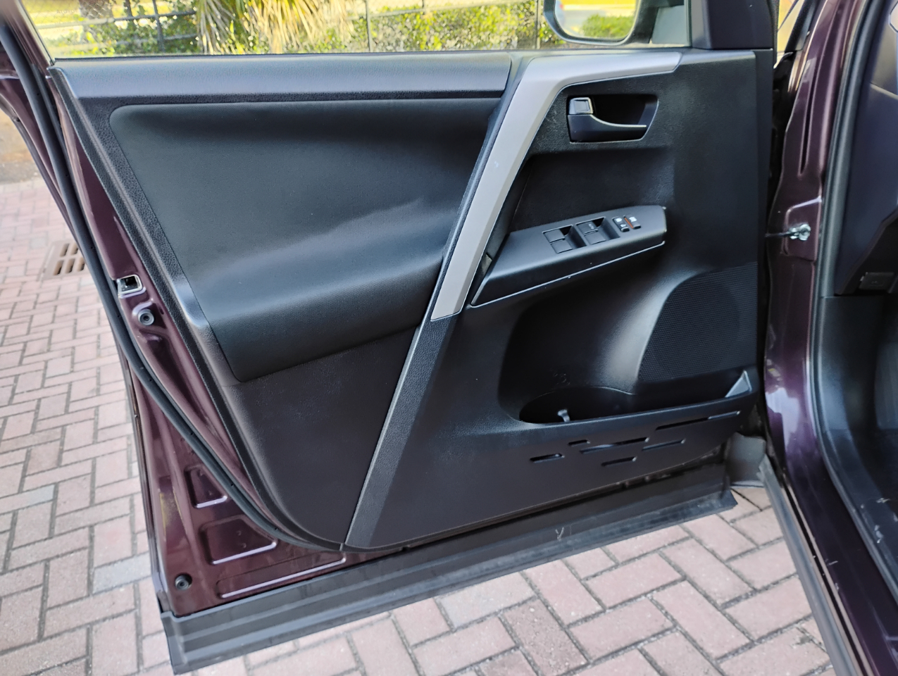 Toyota RAV4 LE FWD 2017