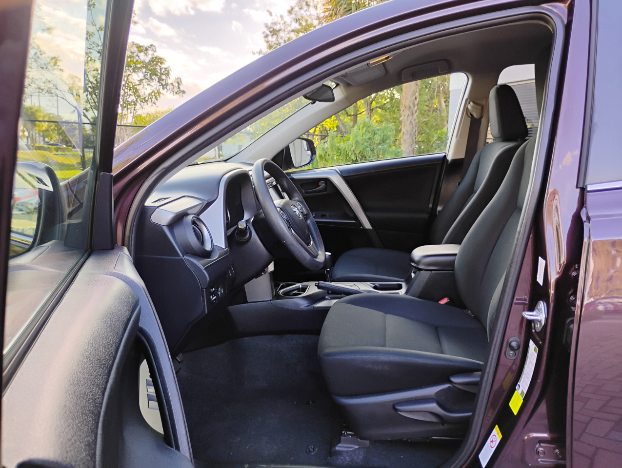 Toyota RAV4 LE FWD 2017