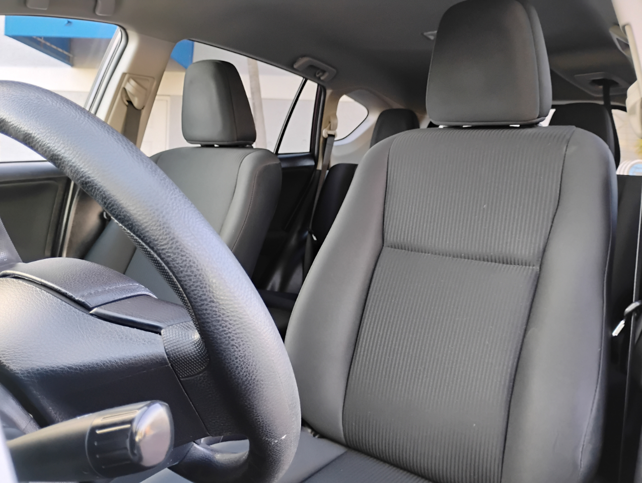 Toyota RAV4 LE FWD 2017