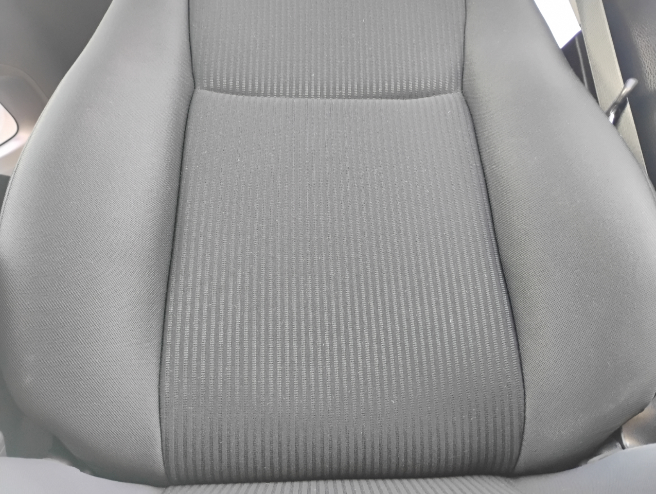 Toyota RAV4 LE FWD 2017