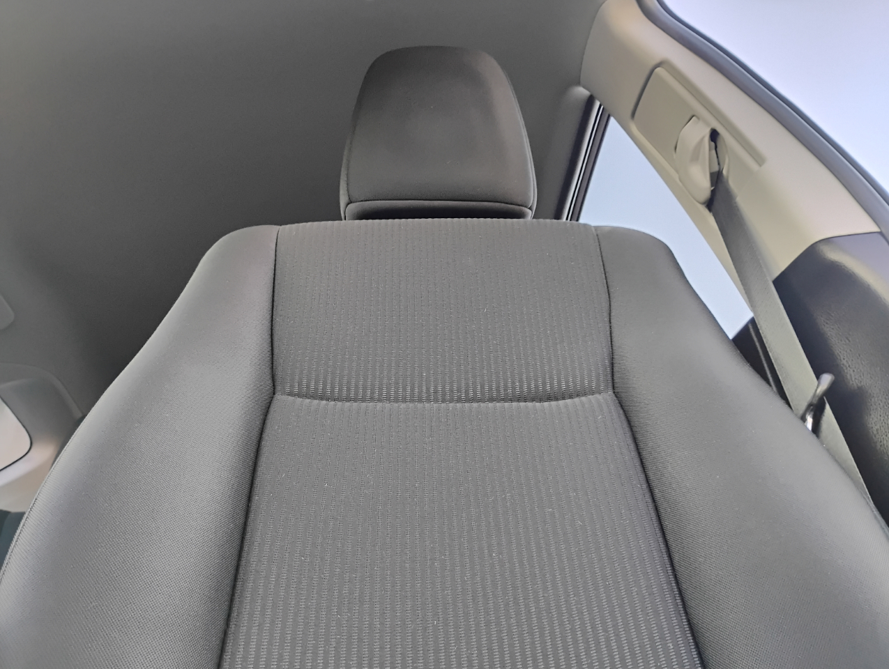 Toyota RAV4 LE FWD 2017