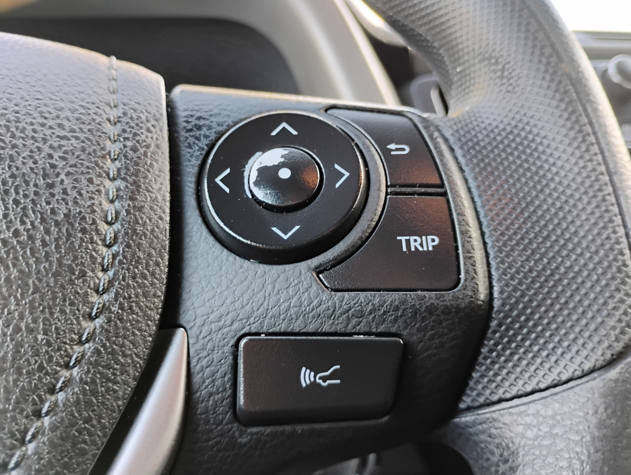 Toyota RAV4 LE FWD 2017