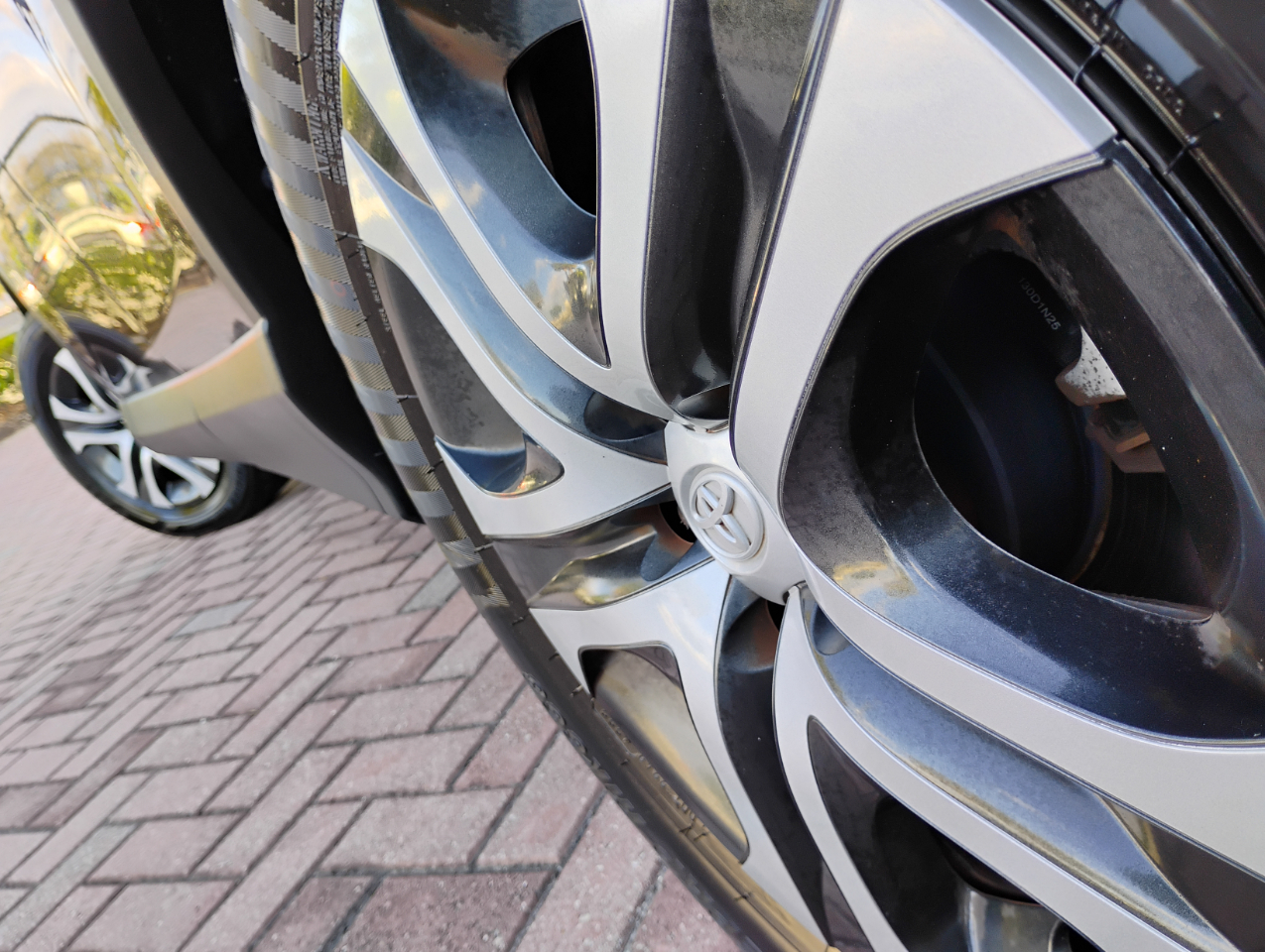 Toyota RAV4 LE FWD 2017