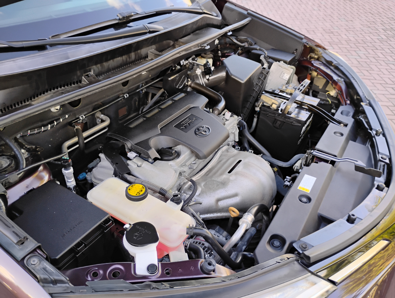 Toyota RAV4 LE FWD 2017