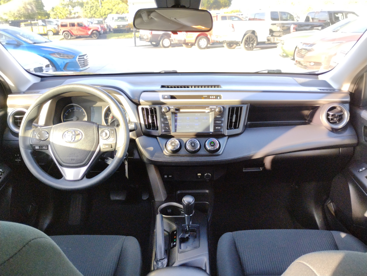 Toyota RAV4 LE FWD 2017