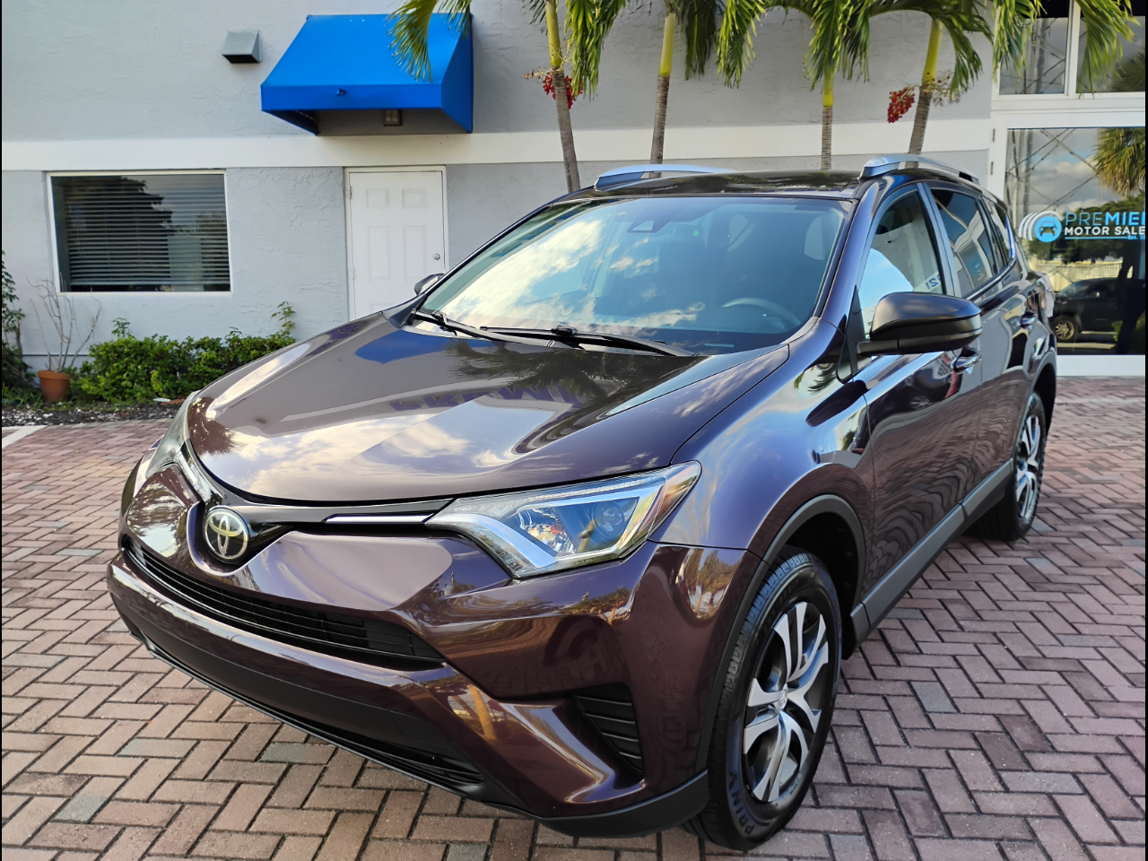 Toyota RAV4 LE FWD 2017