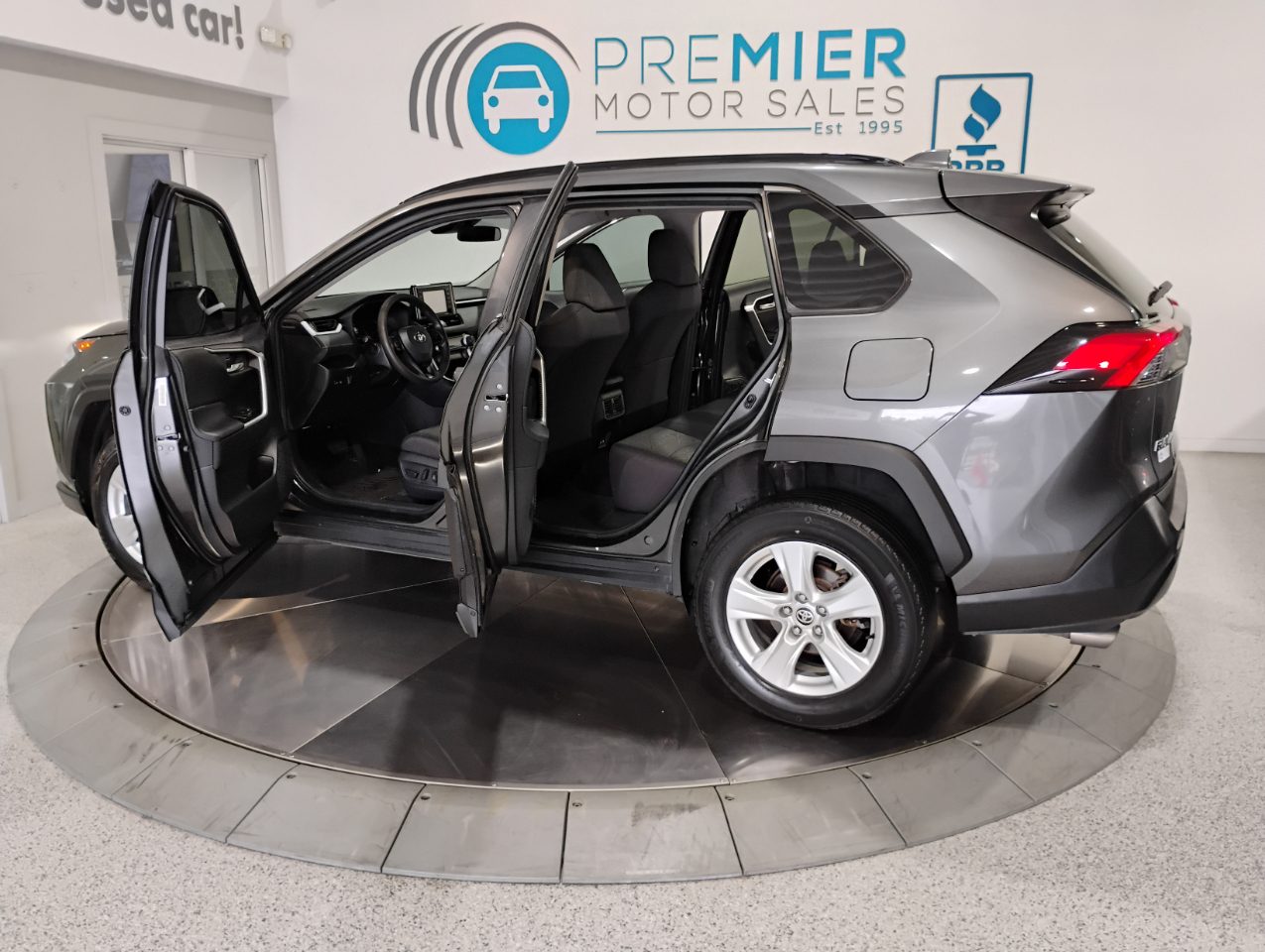 Toyota RAV4 XLE 2021