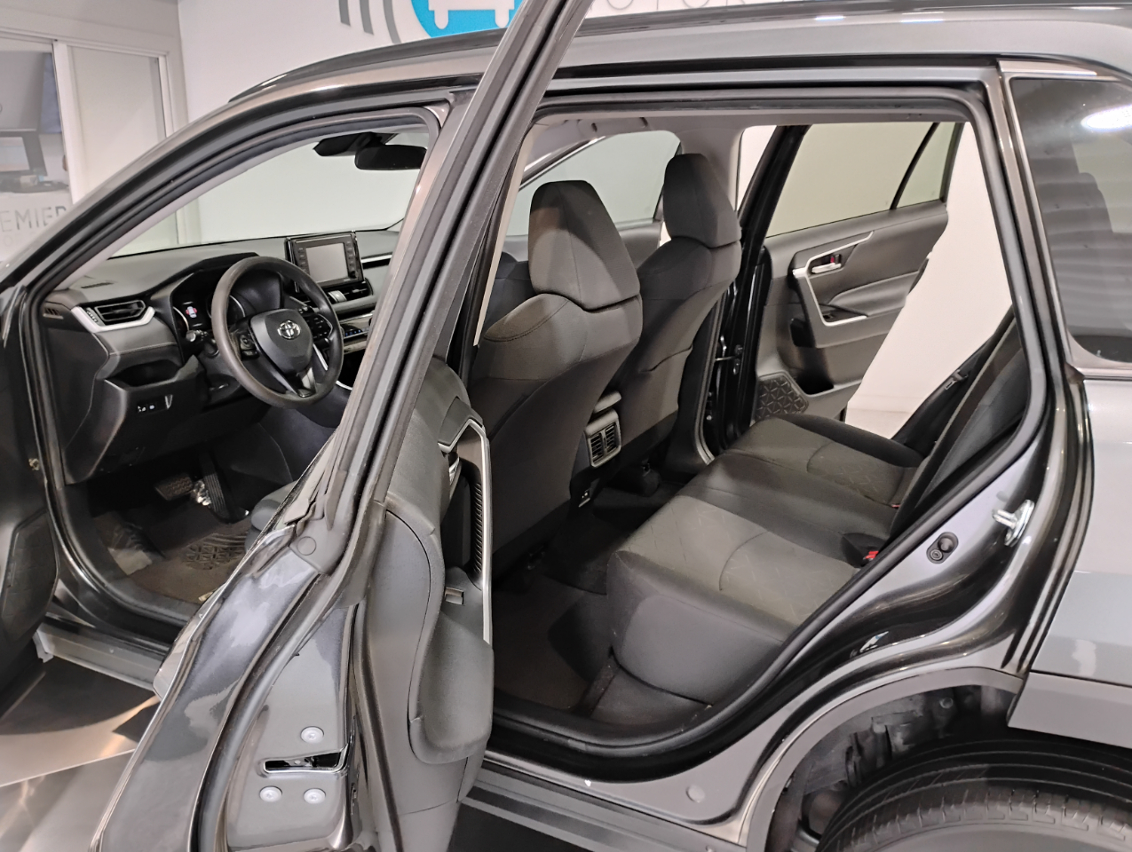 Toyota RAV4 XLE 2021