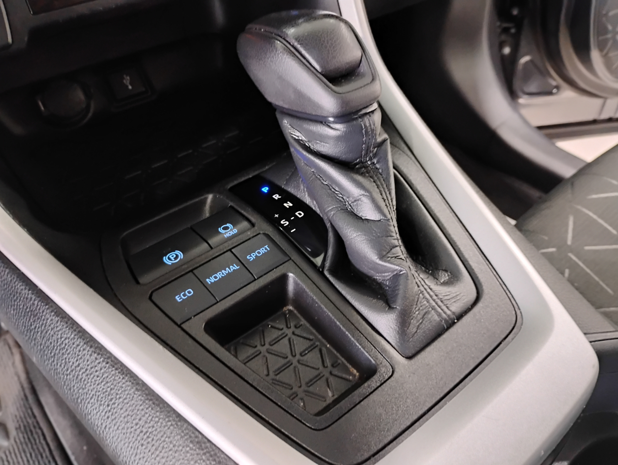 Toyota RAV4 XLE 2021