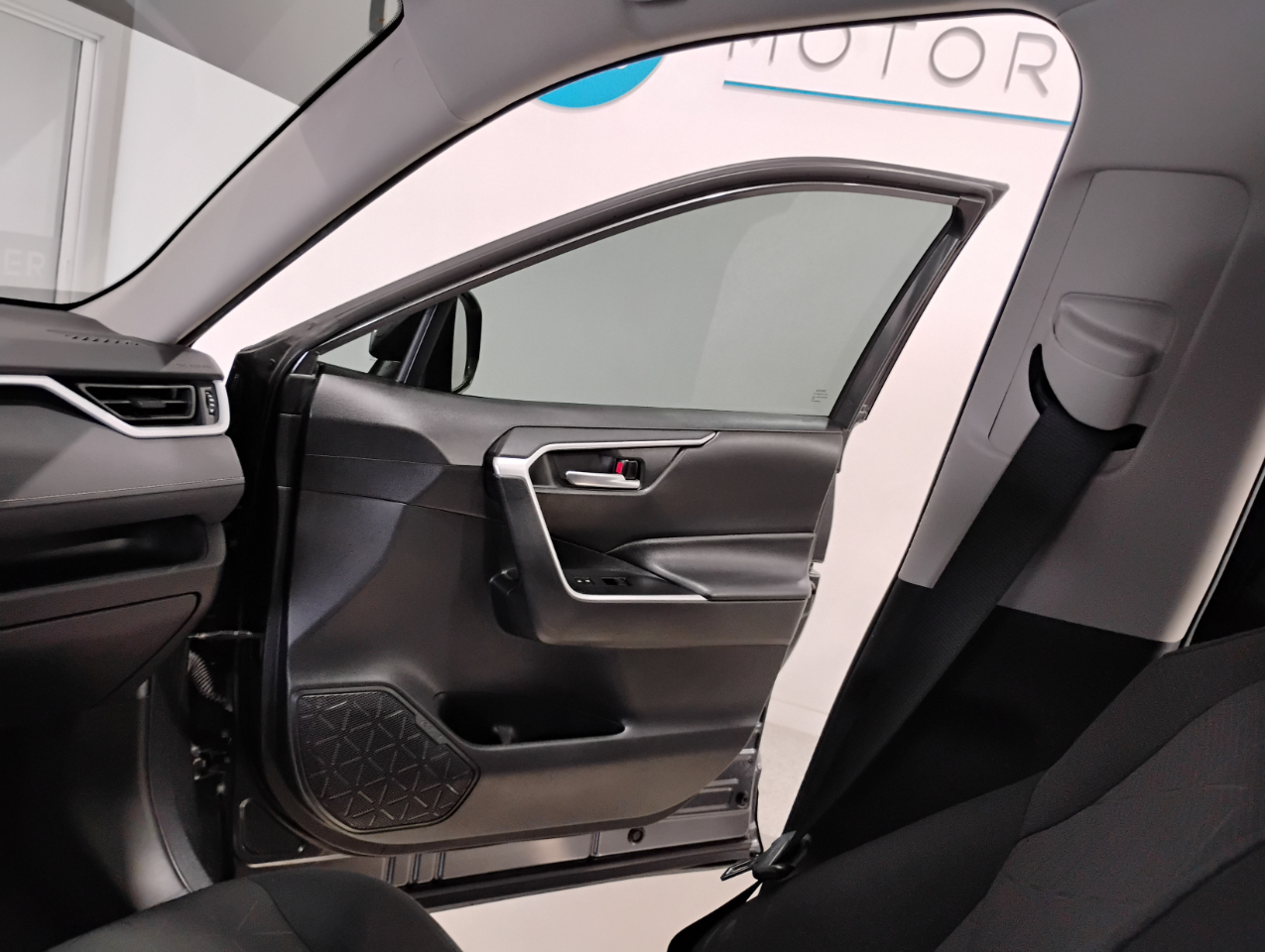 Toyota RAV4 XLE 2021