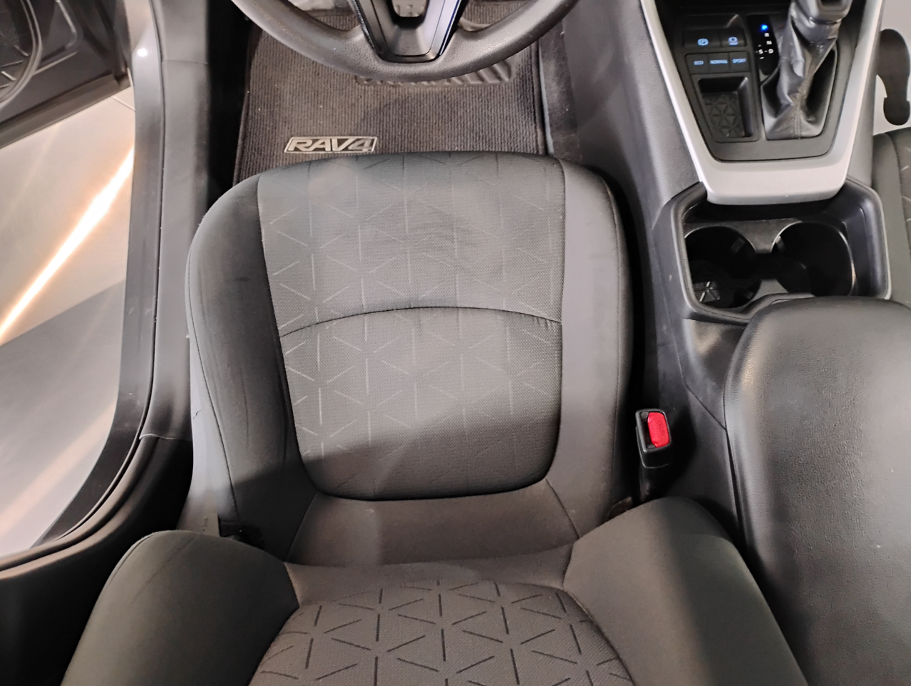 Toyota RAV4 XLE 2021