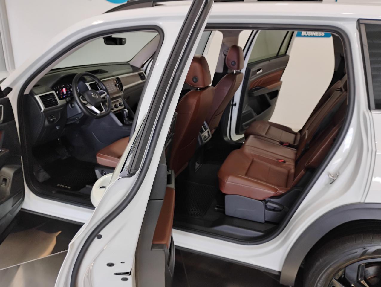 Volkswagen Atlas V6 SE w/Technology 2023