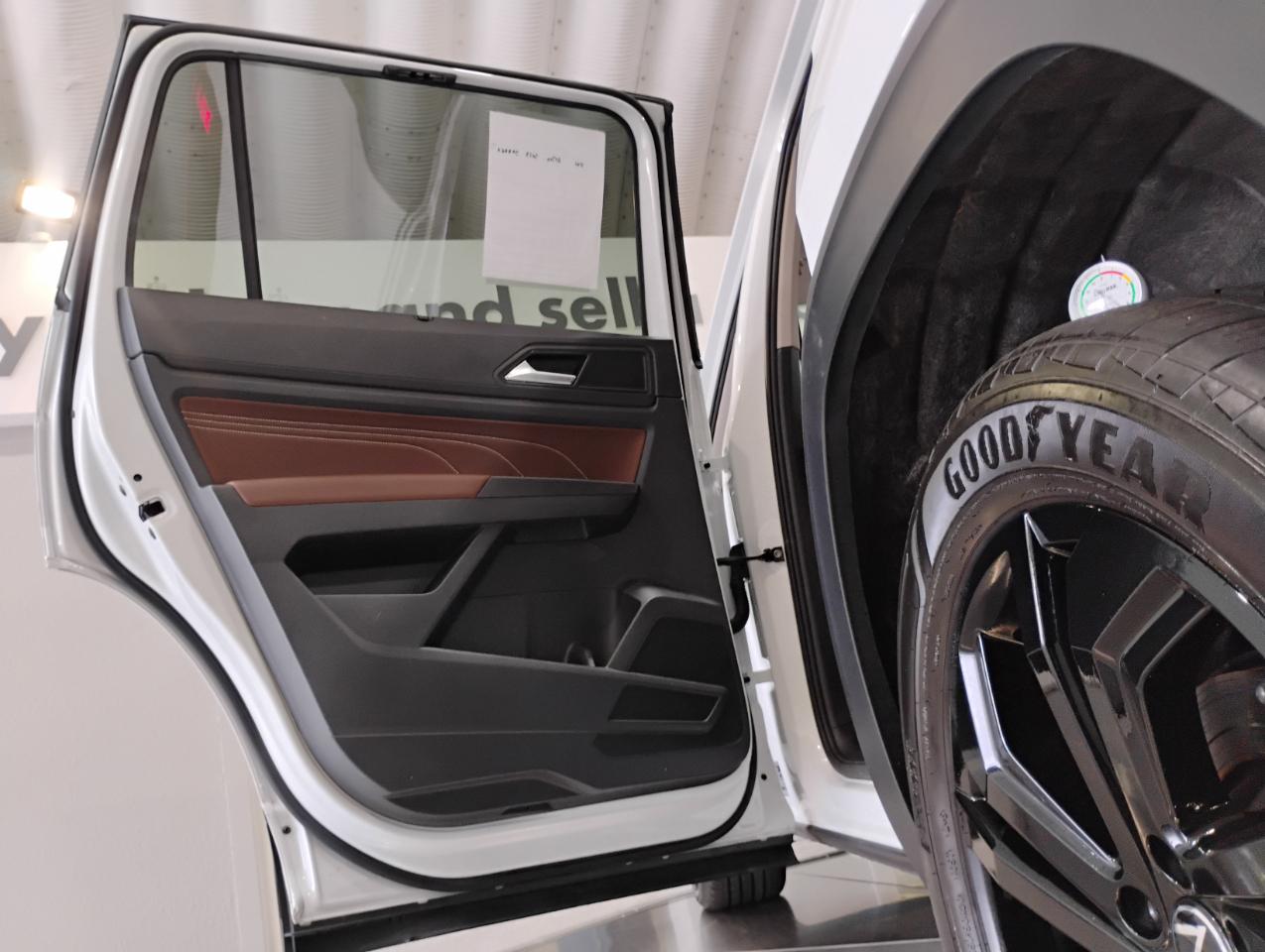 Volkswagen Atlas V6 SE w/Technology 2023