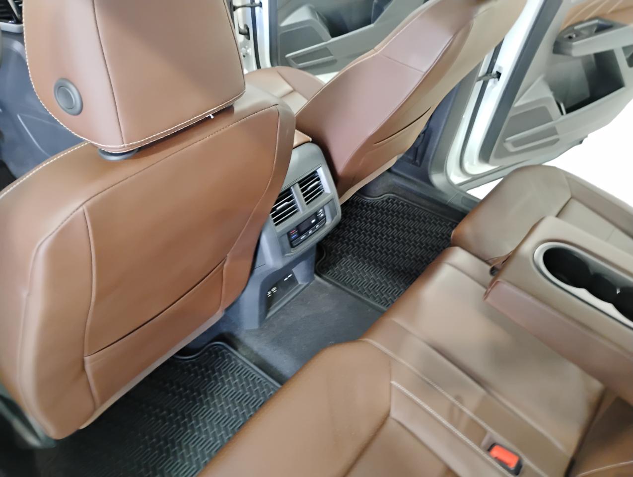 Volkswagen Atlas V6 SE w/Technology 2023