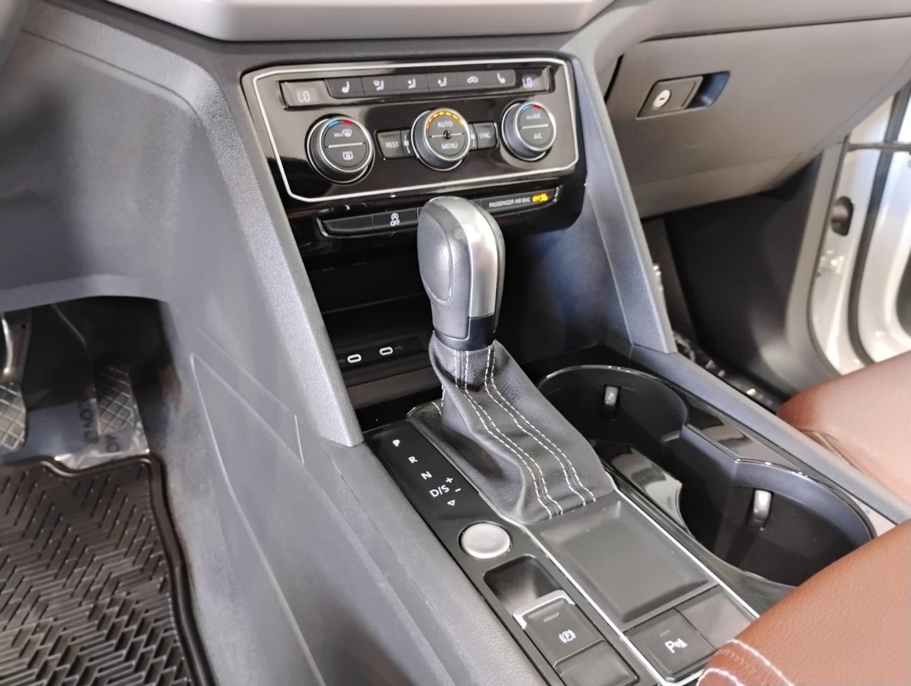 Volkswagen Atlas V6 SE w/Technology 2023