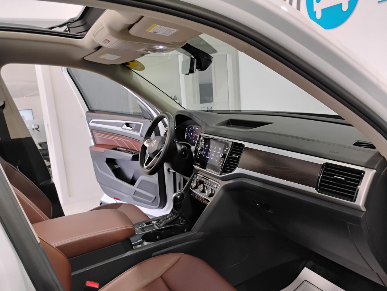 Volkswagen Atlas V6 SE w/Technology 2023