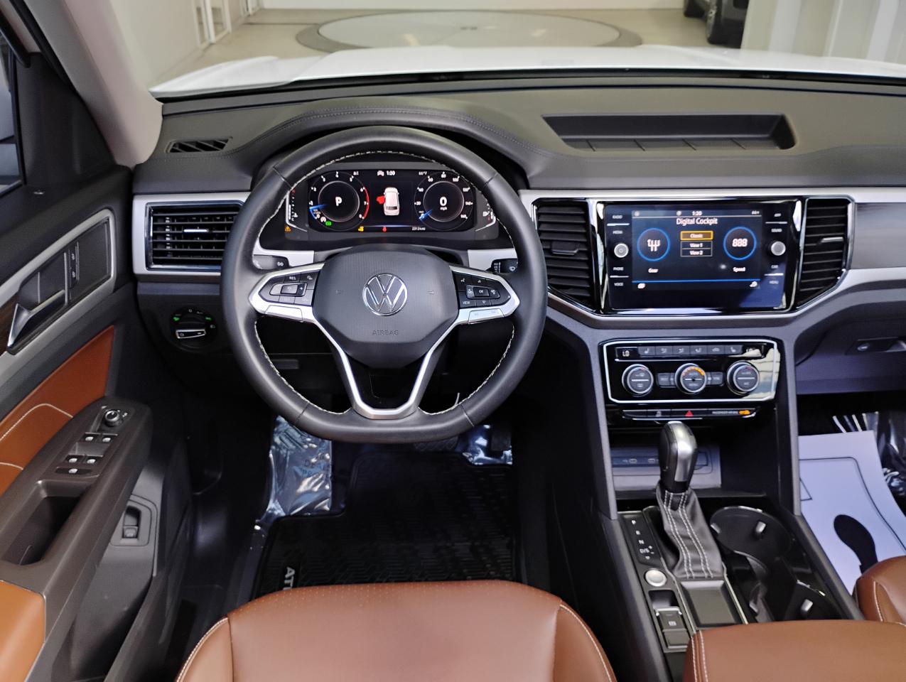 Volkswagen Atlas V6 SE w/Technology 2023