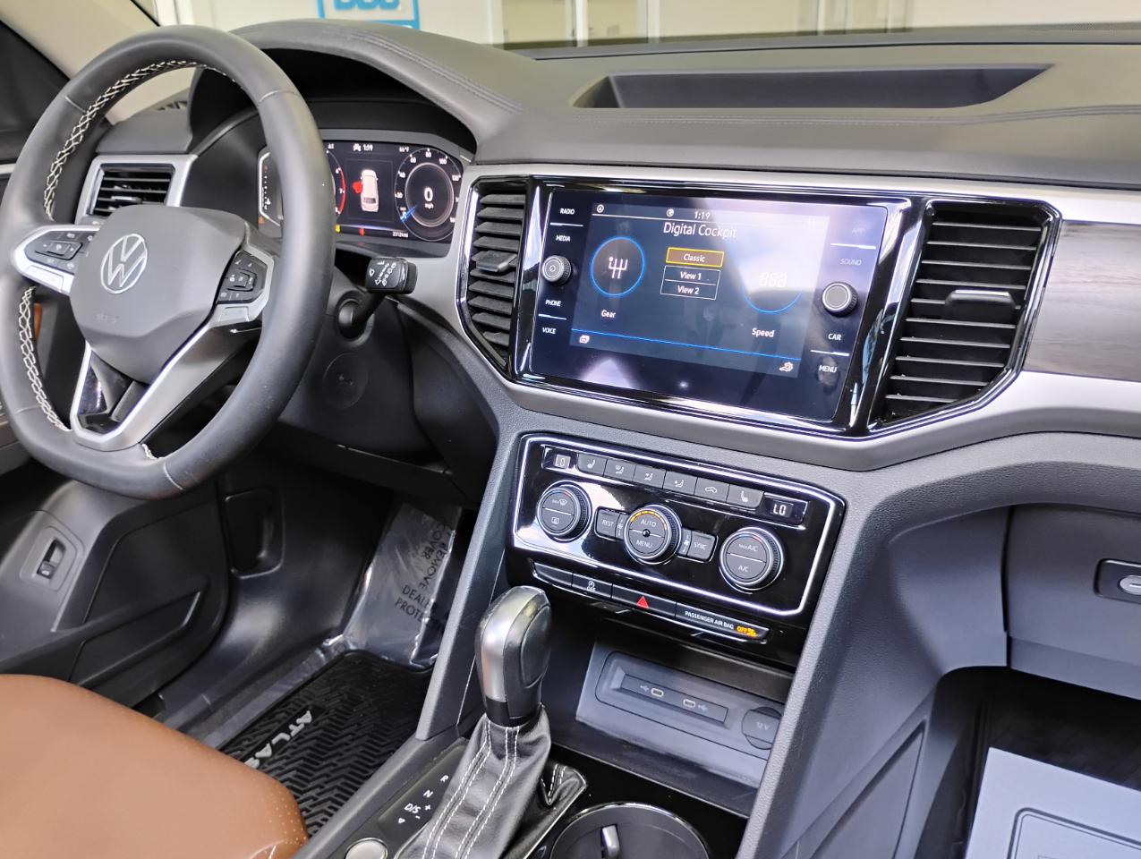 Volkswagen Atlas V6 SE w/Technology 2023