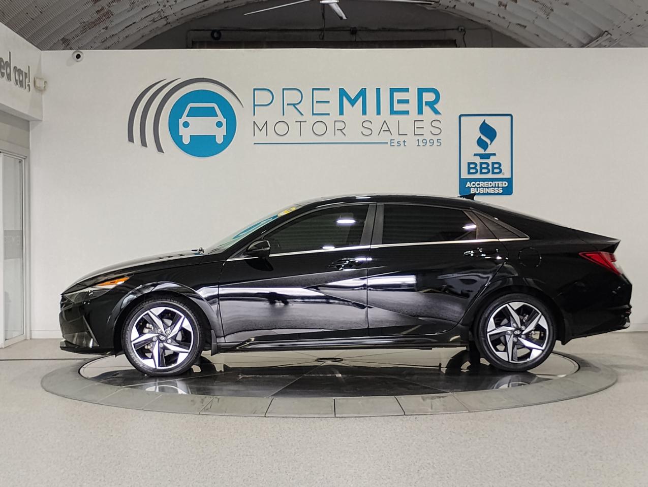 Hyundai Elantra SE Auto 2022