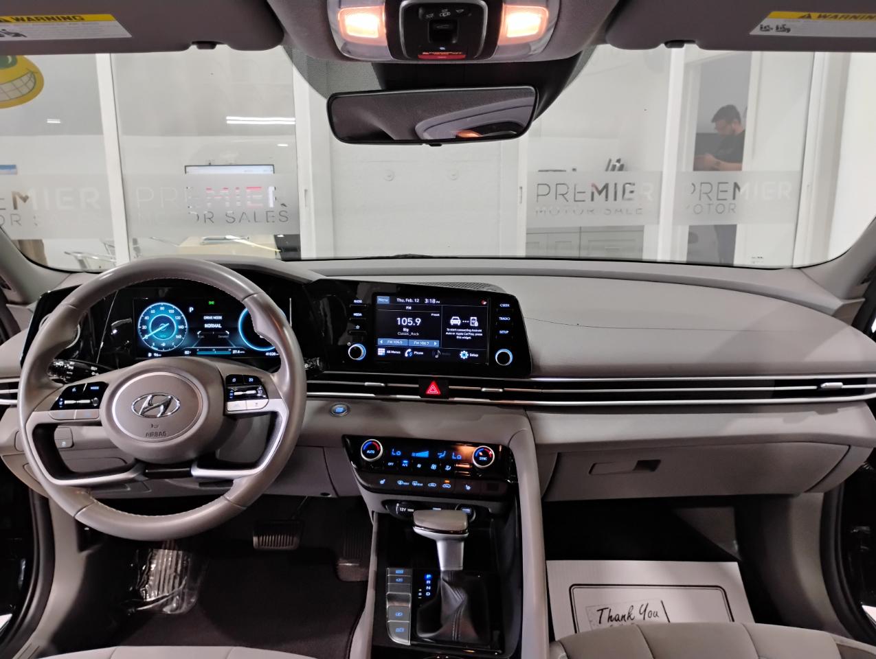 Hyundai Elantra SE Auto 2022