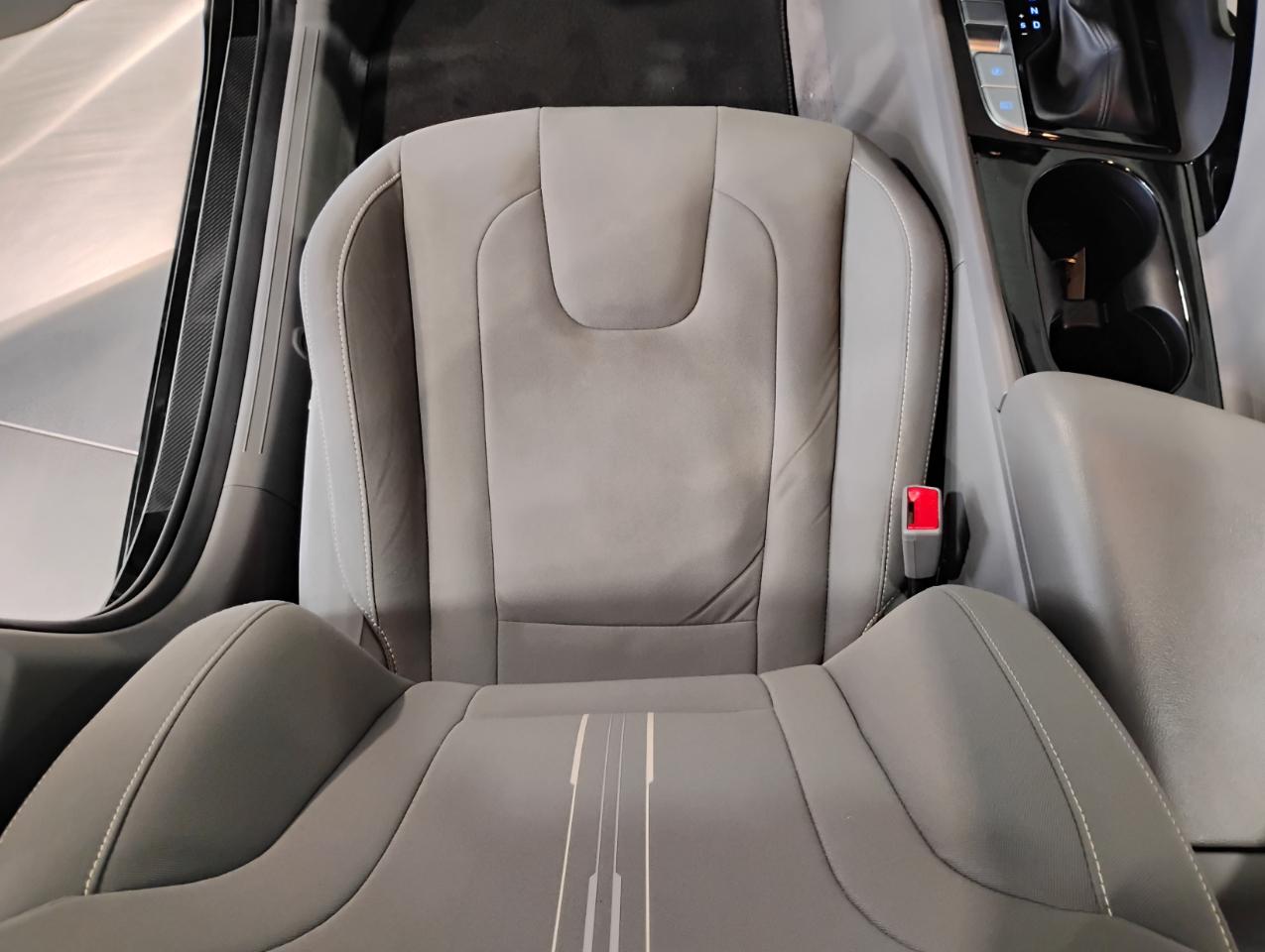 Hyundai Elantra SE Auto 2022