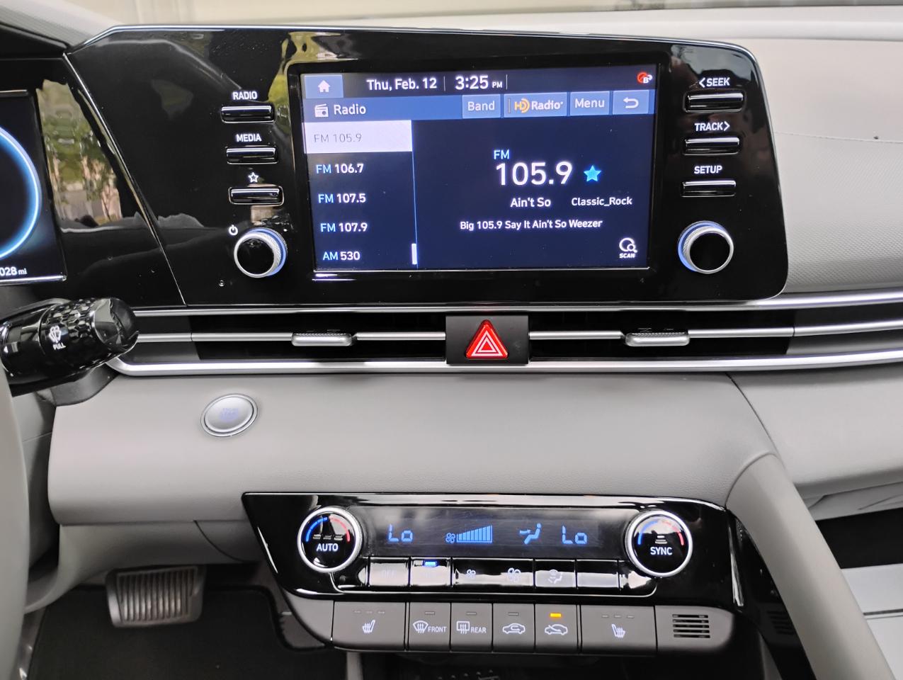 Hyundai Elantra SE Auto 2022