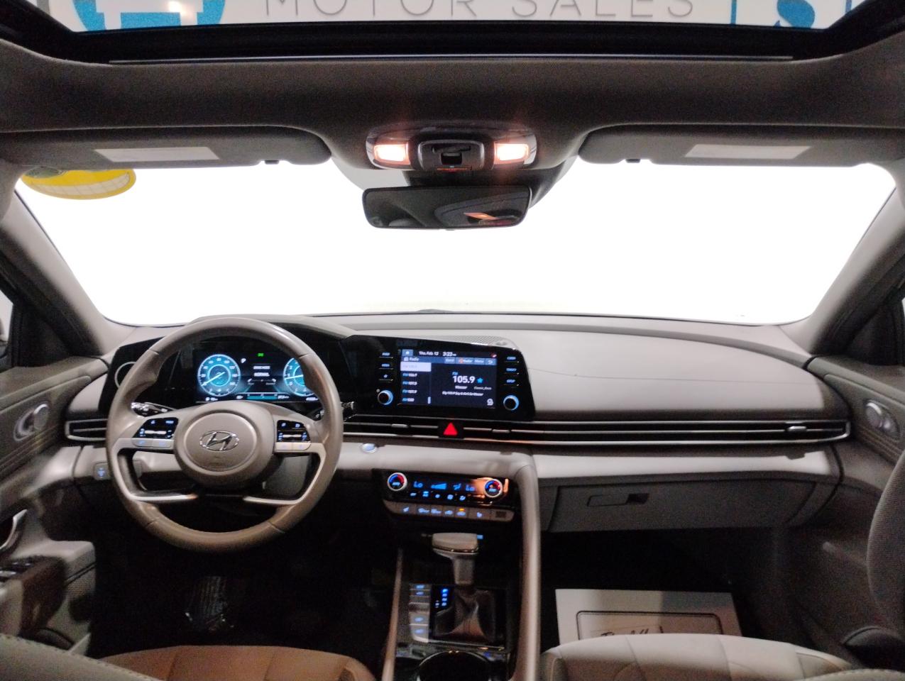 Hyundai Elantra SE Auto 2022