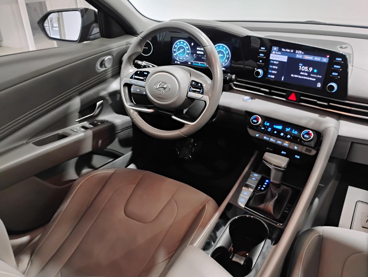 Hyundai Elantra SE Auto 2022