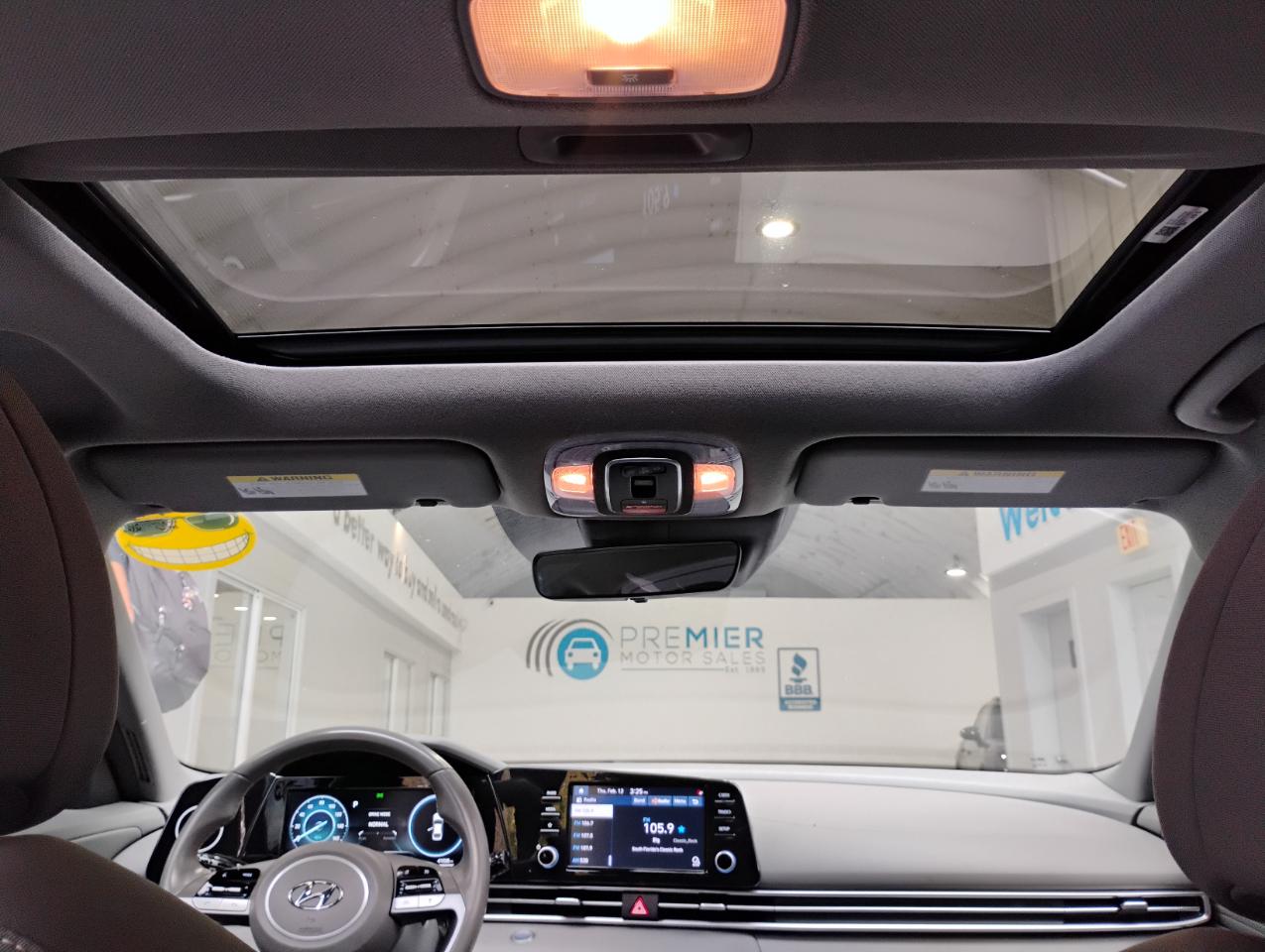 Hyundai Elantra SE Auto 2022