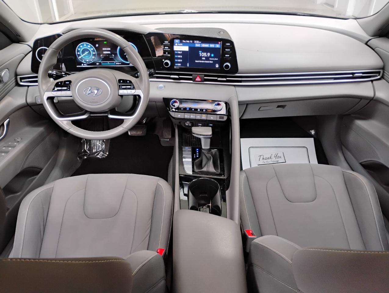 Hyundai Elantra SE Auto 2022