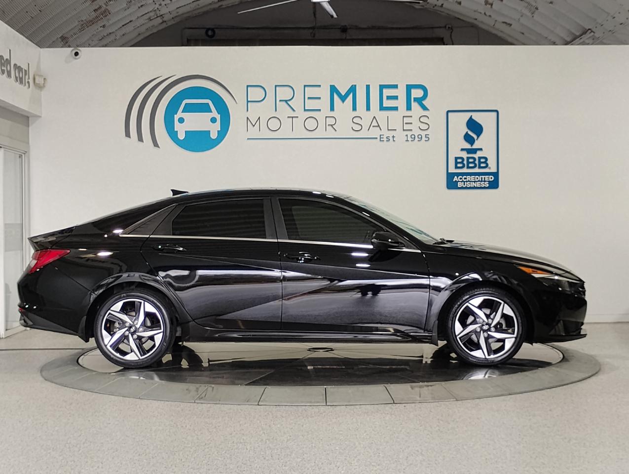 Hyundai Elantra SE Auto 2022