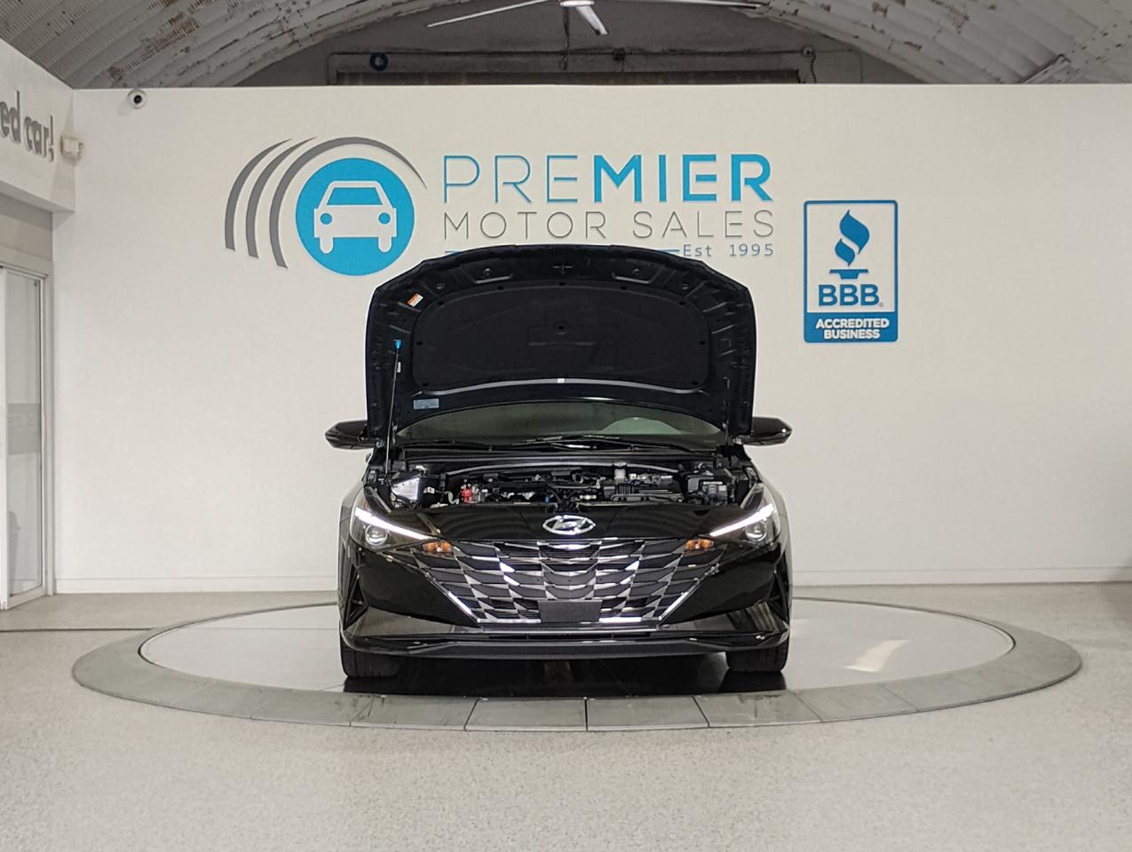 Hyundai Elantra SE Auto 2022