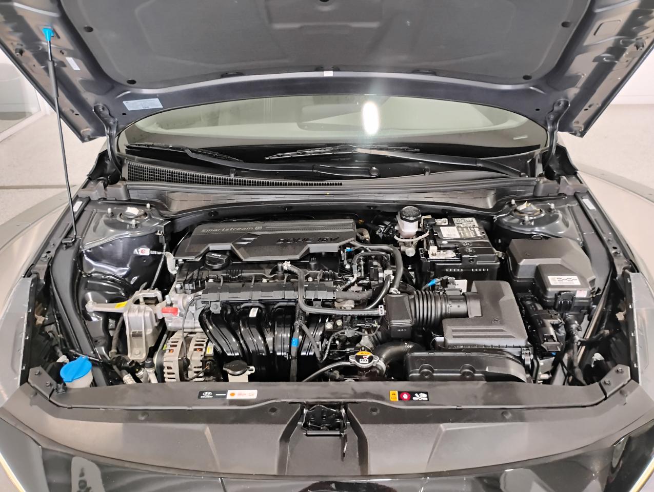 Hyundai Elantra SE Auto 2022