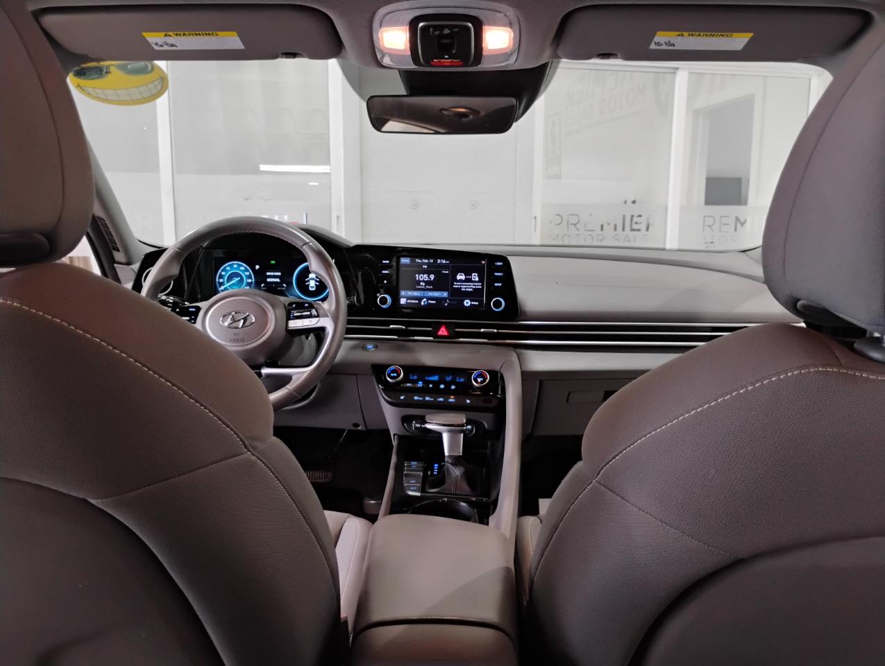 Hyundai Elantra SE Auto 2022