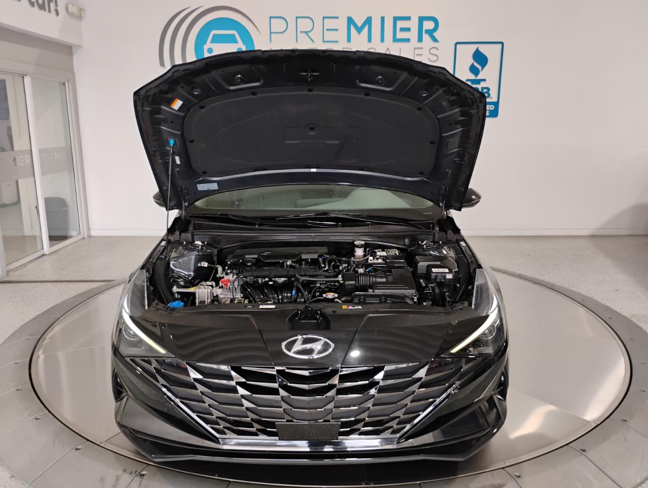 Hyundai Elantra SE Auto 2022