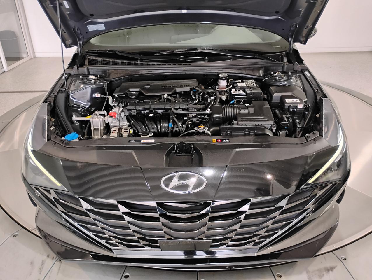 Hyundai Elantra SE Auto 2022