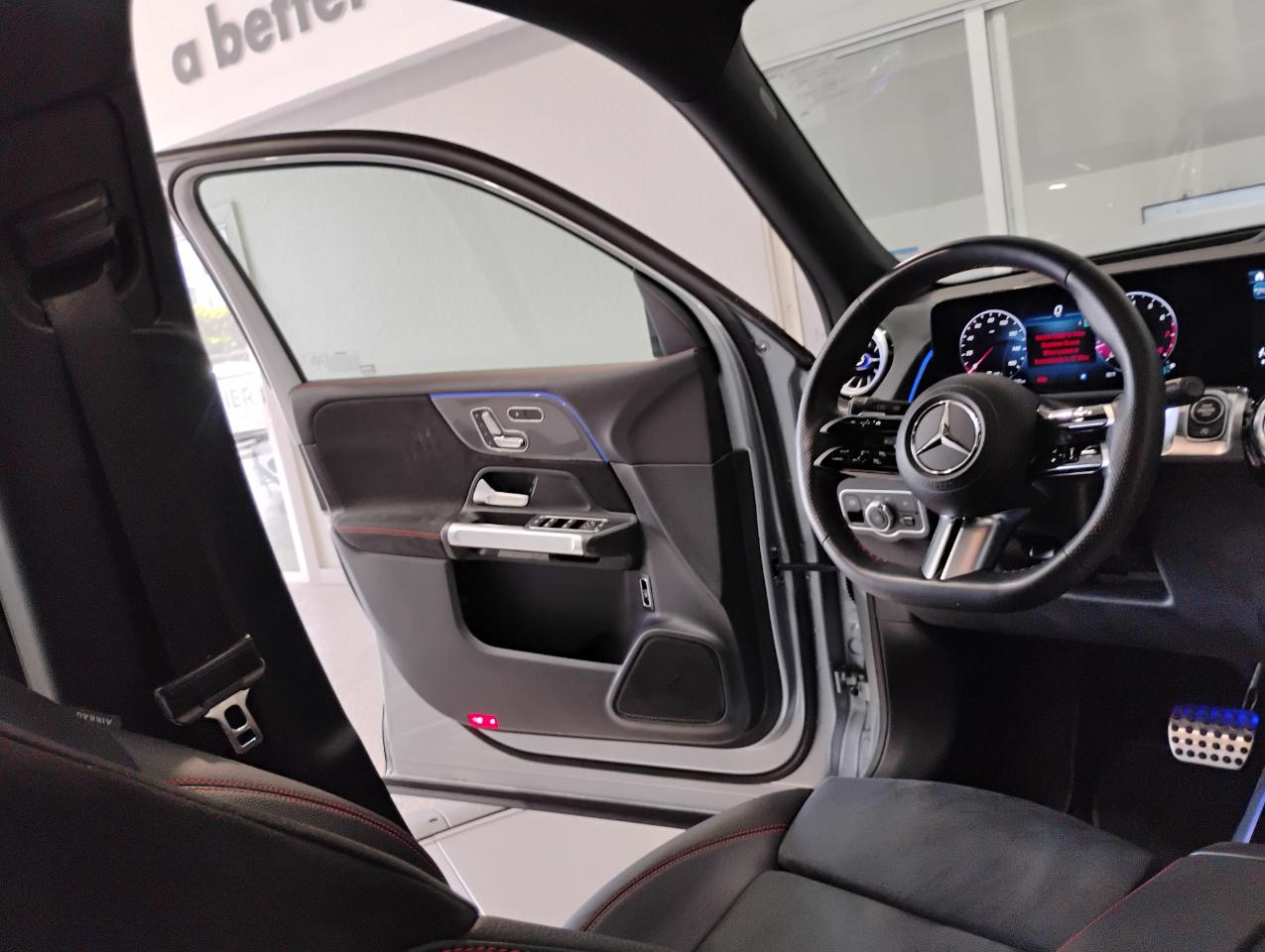 Mercedes-Benz GLB-Class GLB 250 2025