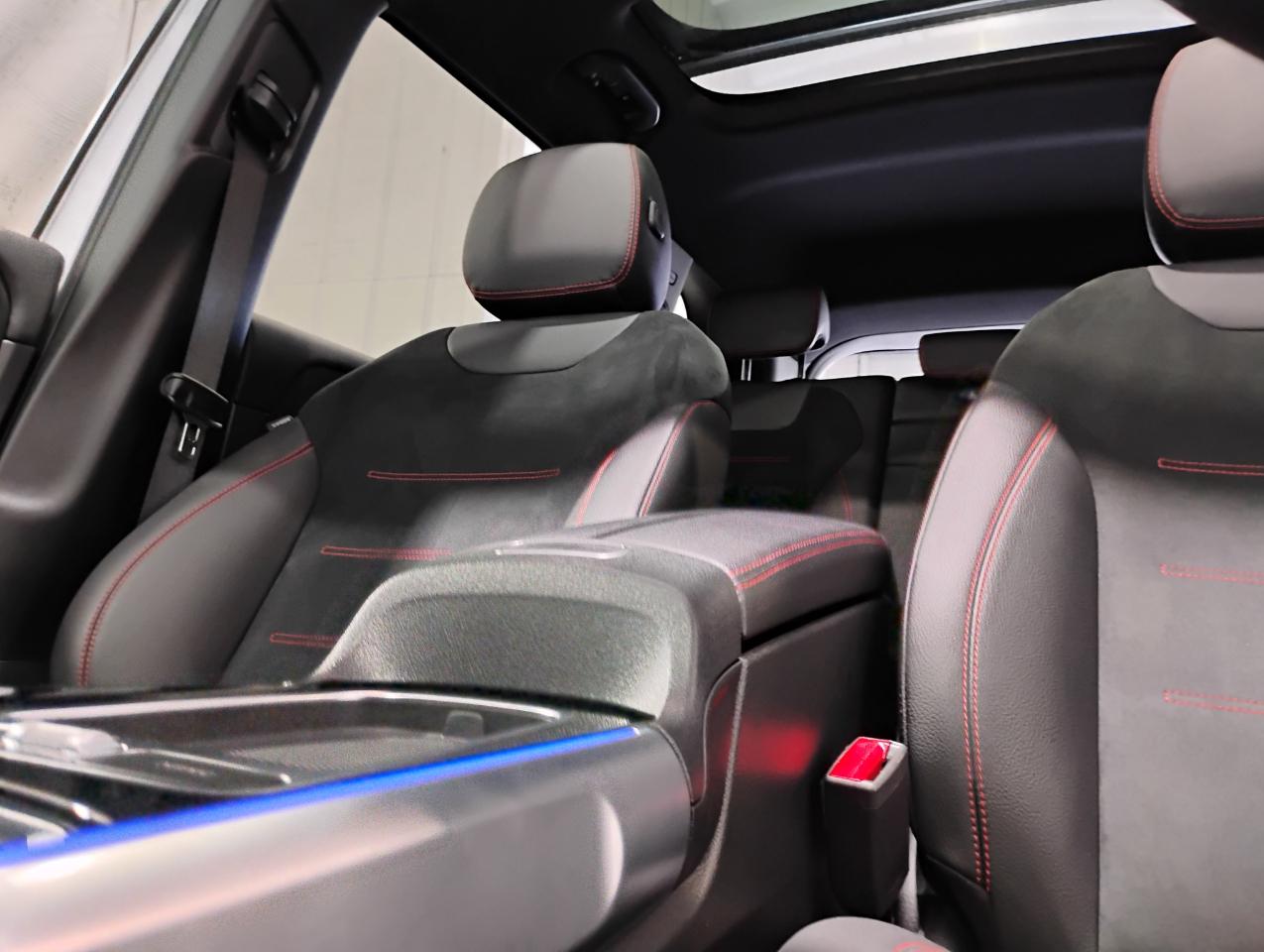 Mercedes-Benz GLB-Class GLB 250 2025