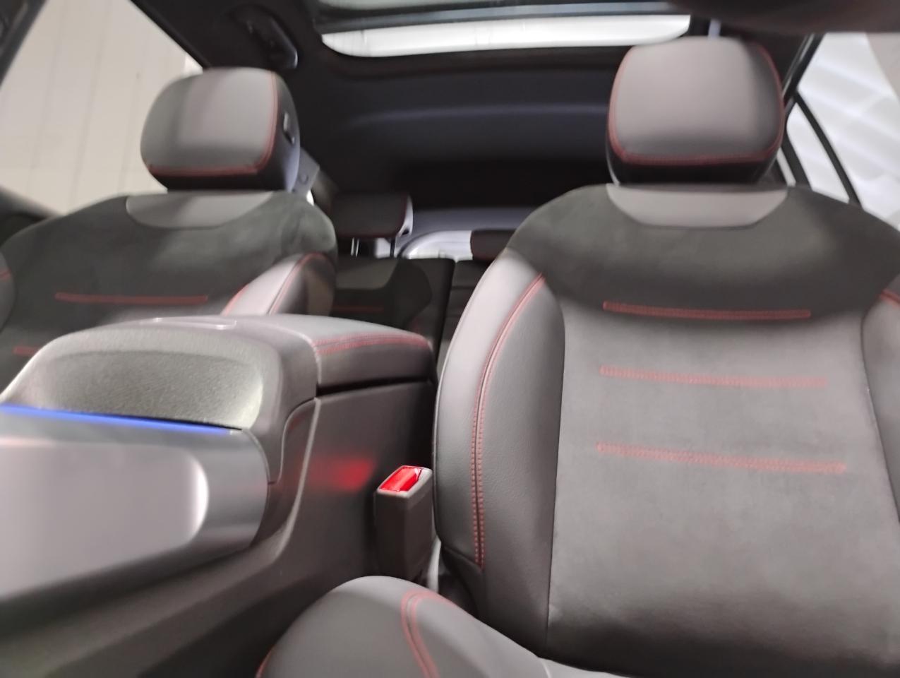 Mercedes-Benz GLB-Class GLB 250 2025