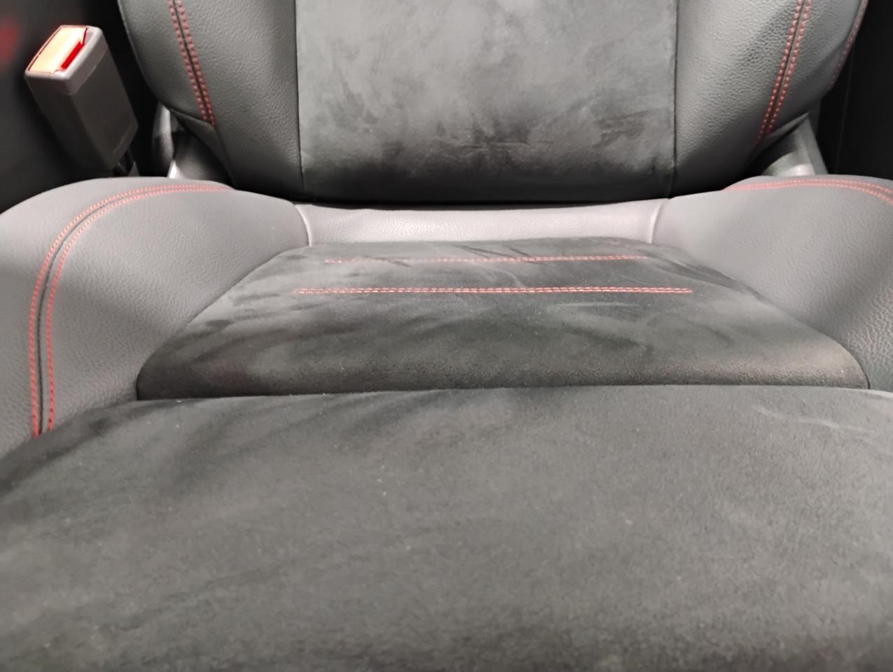 Mercedes-Benz GLB-Class GLB 250 2025