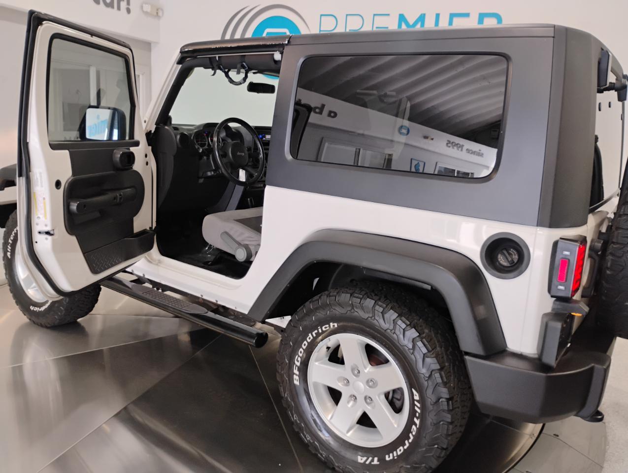 Jeep Wrangler Sport 4WD 2010