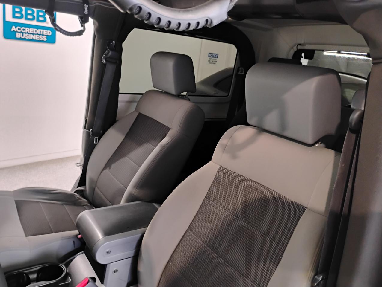 Jeep Wrangler Sport 4WD 2010