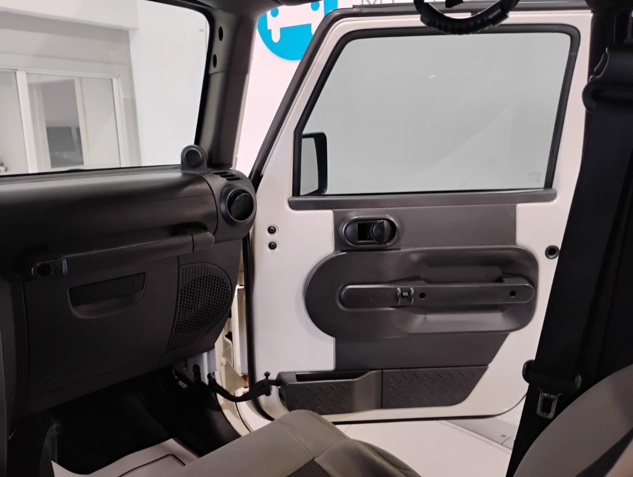 Jeep Wrangler Sport 4WD 2010