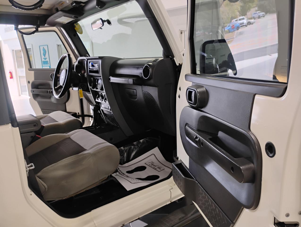 Jeep Wrangler Sport 4WD 2010