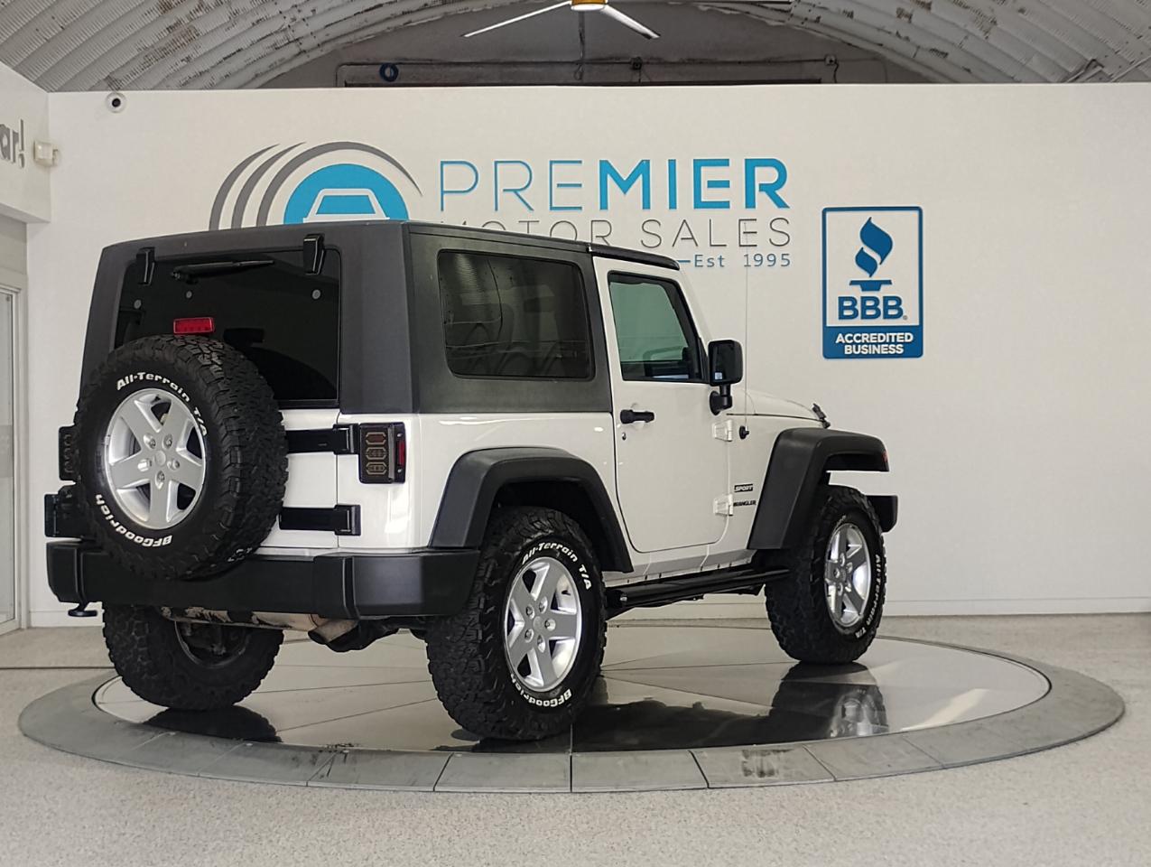 Jeep Wrangler Sport 4WD 2010