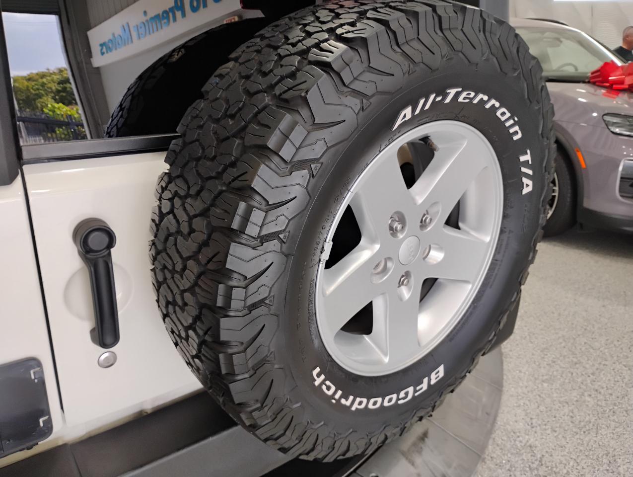 Jeep Wrangler Sport 4WD 2010