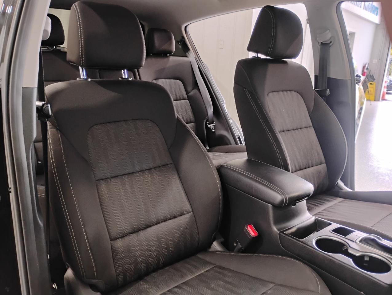 Kia Sportage LX FWD 2021