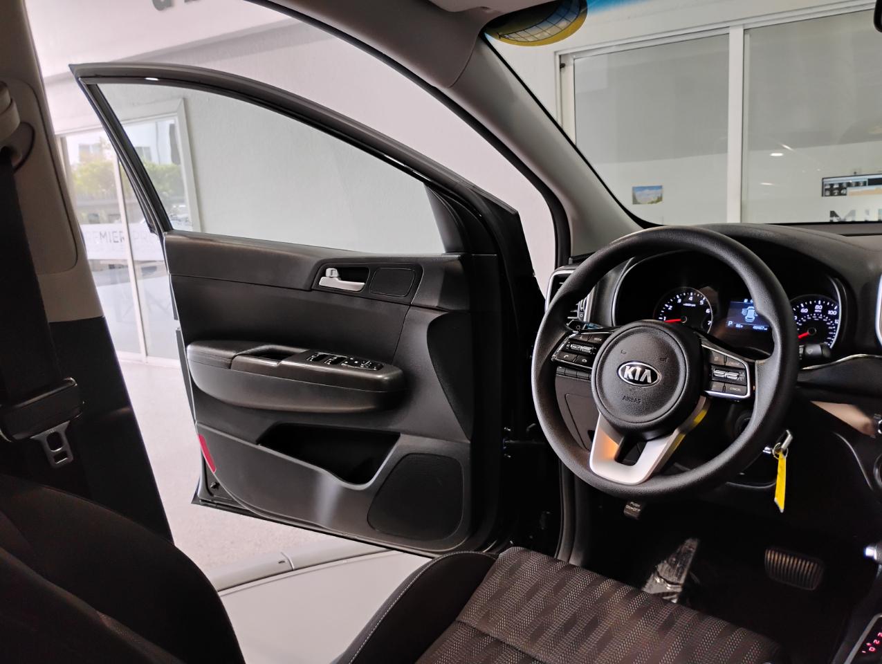 Kia Sportage LX FWD 2021